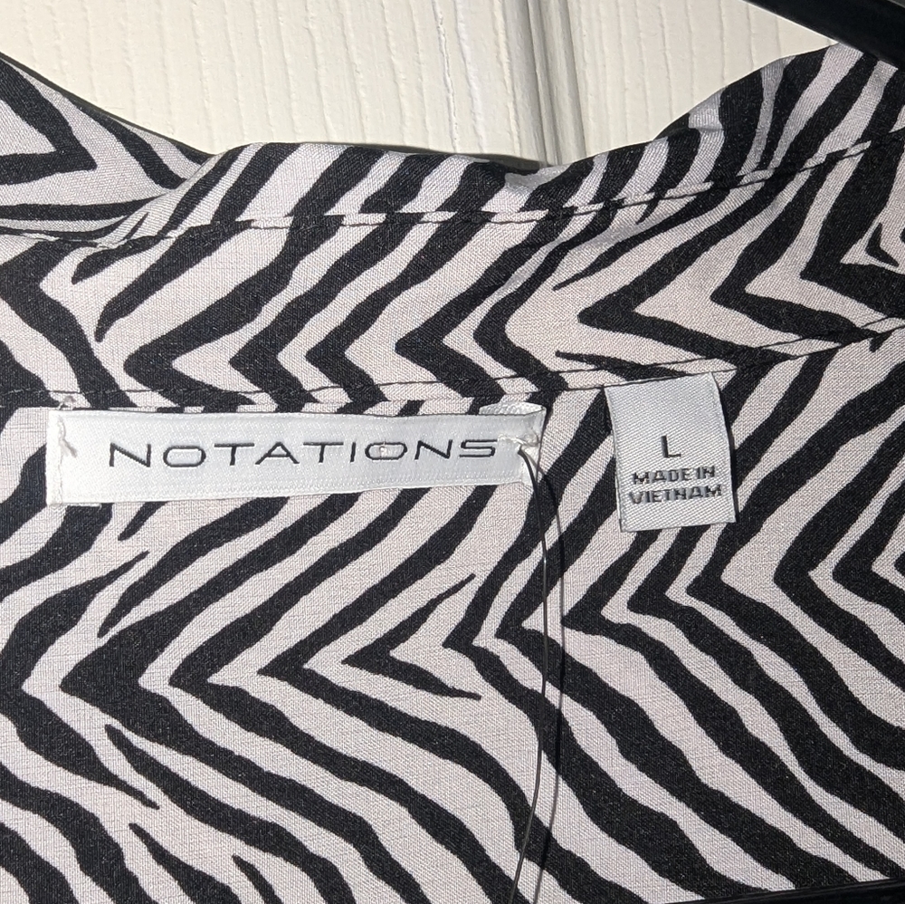 NWT 🦓 Zebra Print Blouse - Picture 3 of 5
